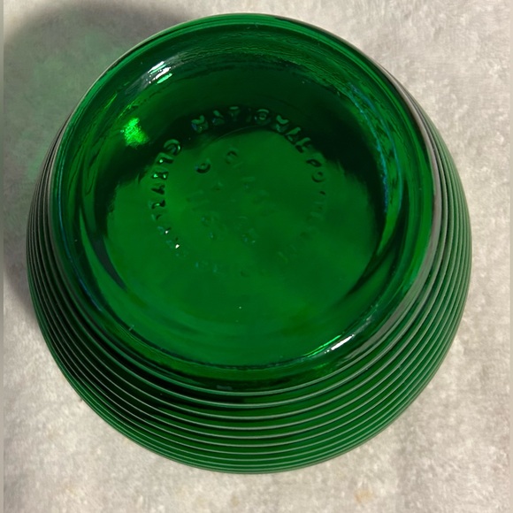 Vintage Mid-Century National Potteries Emerald Green Ribbed Vase - Picture 3 of 4